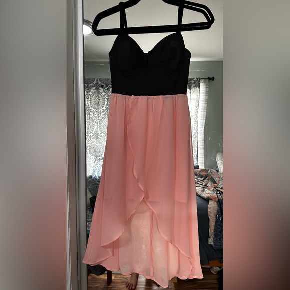 Short party black/pink dress. Never worn. - Picture 3 of 3